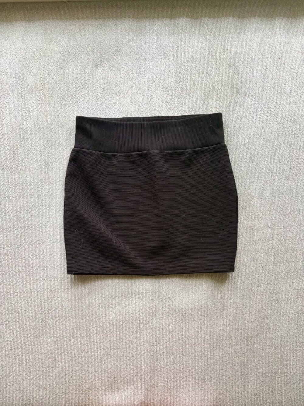 Forever 21 Black Mini Skirt - Picture 2 of 3